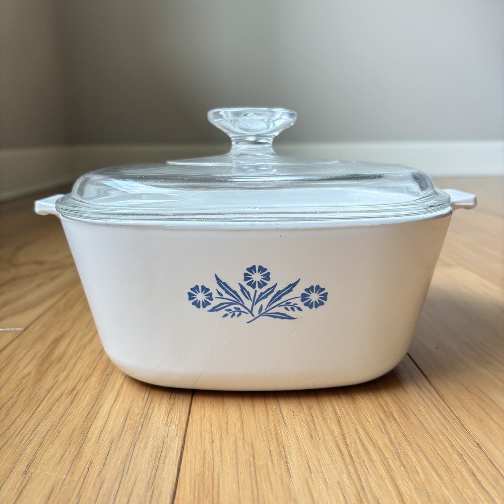 VTG Corning Ware Blue Cornflower 2.5 Qt Casserole P-2 1/2-B w/ Pyrex Lid A9C